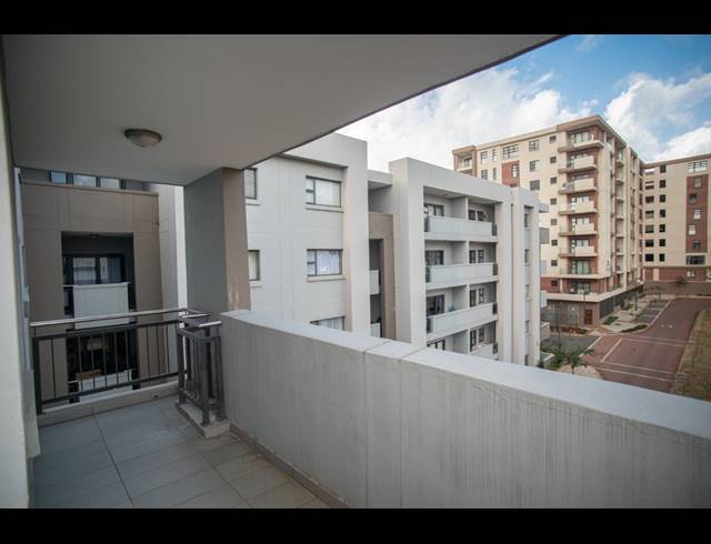 2 BEDROOM APARTMENT FOR SALE IN UMHLANGA RIDGE